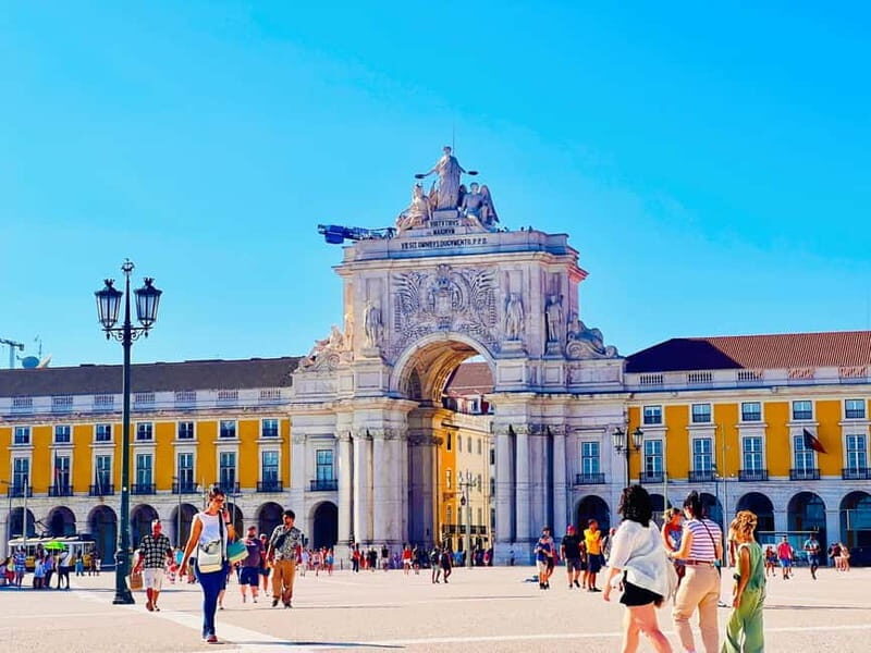 Lisbon: Private Tuk Tuk Tour with Polaroid Photos - The route that strings together Lisbon’s best angles