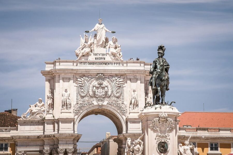 Lisbon: Private TukTuk Tour - Alfama and Lisbon Cathedral: the old town feel, minus the confusing route