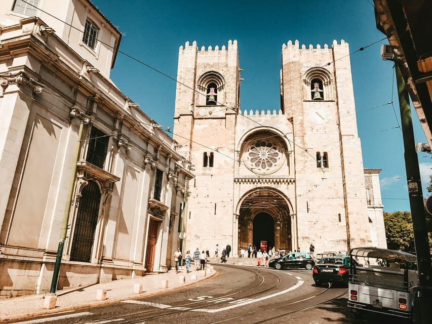 Lisbon: Private TukTuk Tour - Graça and São Vicente de Fora: church stops that feel connected