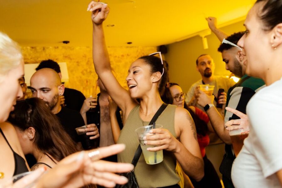 Lisbon: Pub Crawl with Open Bar, Shots & VIP Club Entry - Bairro Alto: where the night energy ramps up
