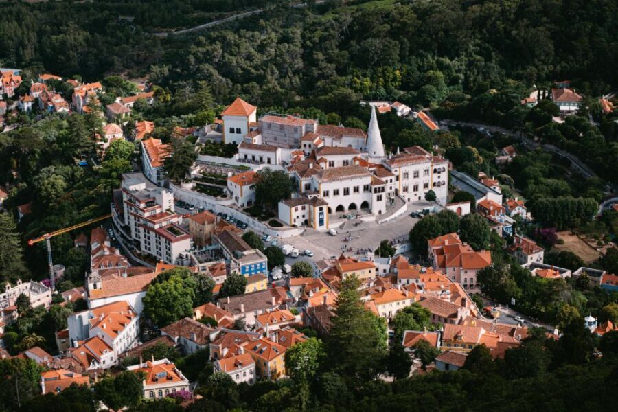 Lisbon: Regaleira, Sintra, Cape Rock & Cascais Day Trip - Lunch and free time in Sintra: eat, recharge, choose your pace