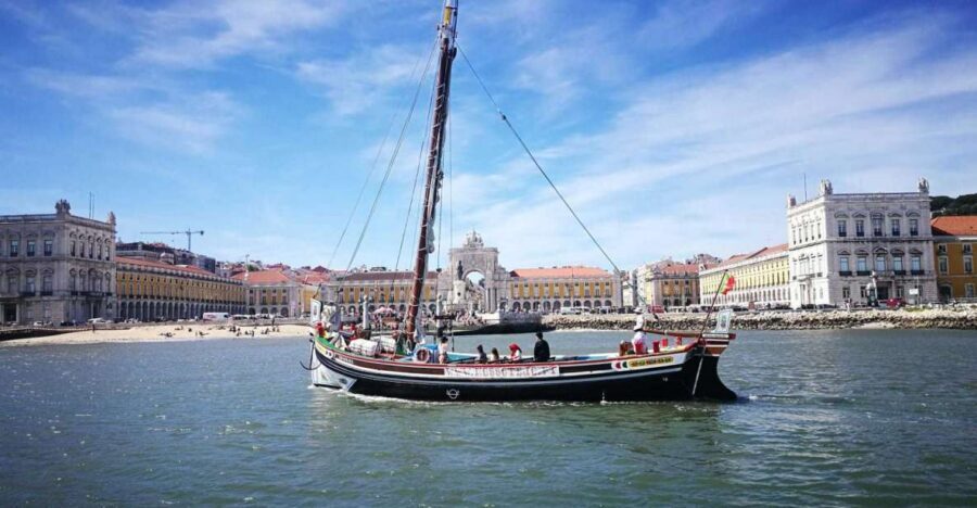 Lisbon: River Tagus Sightseeing Cruise in Traditional Vessel - Terreiro do Paço and the waterfront stretch: your Lisbon orientation