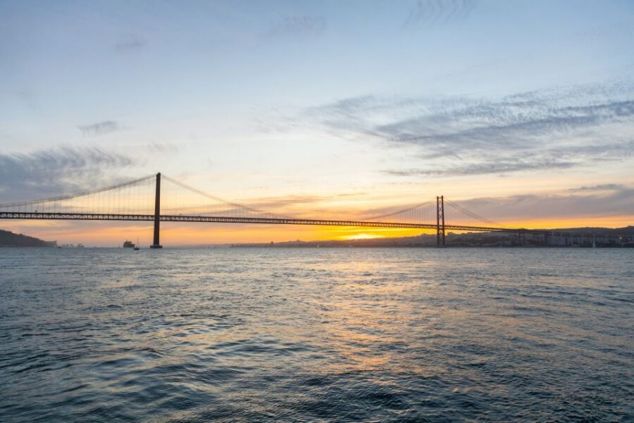 Lisbon: Sailing Tour on the Tagus River - South Bank Highlights on the Way Back: Christ the King and Belem Tower