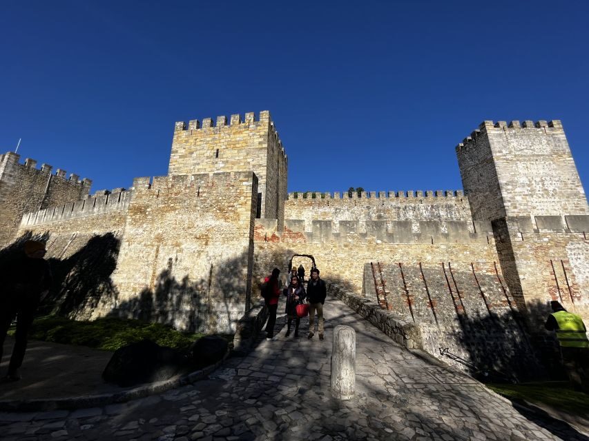 Lisbon: Saint George's Castle Entry Ticket and Guided Visit - How 1.5 hours plays out on foot