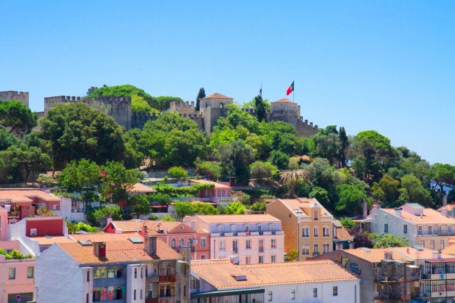 Lisbon: São Jorge Castle E-Ticket and Audio Guide - São Jorge Castle entrance: how the e-ticket helps you start fast