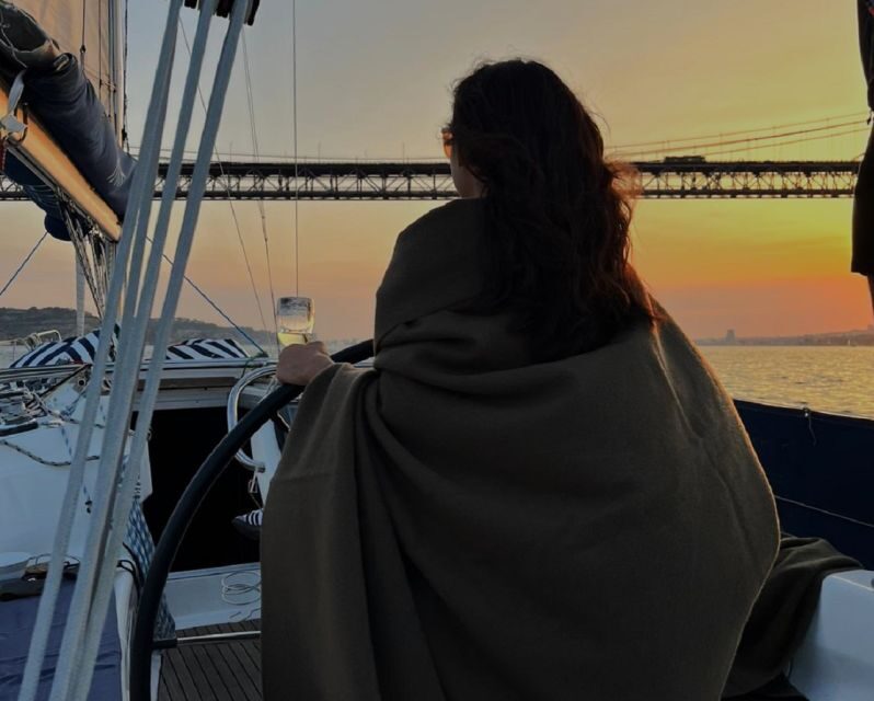 Lisbon: Scenic Day & Sunset Boat Tour with a Drink - Who this tour fits best (and who should pick something else)