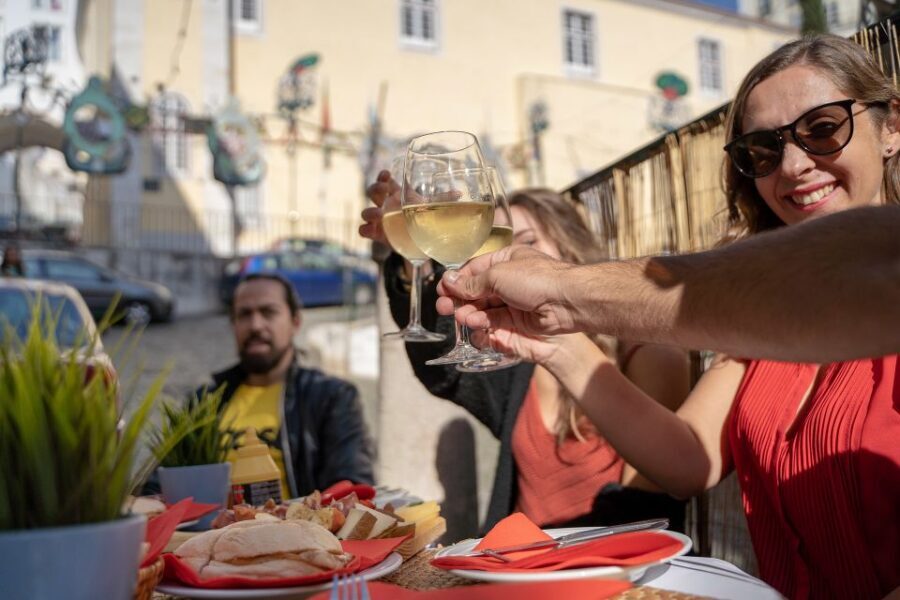 Lisbon: Segway Food Tour of Alfama and Old Town Lisbon - Why the guide changes the whole experience