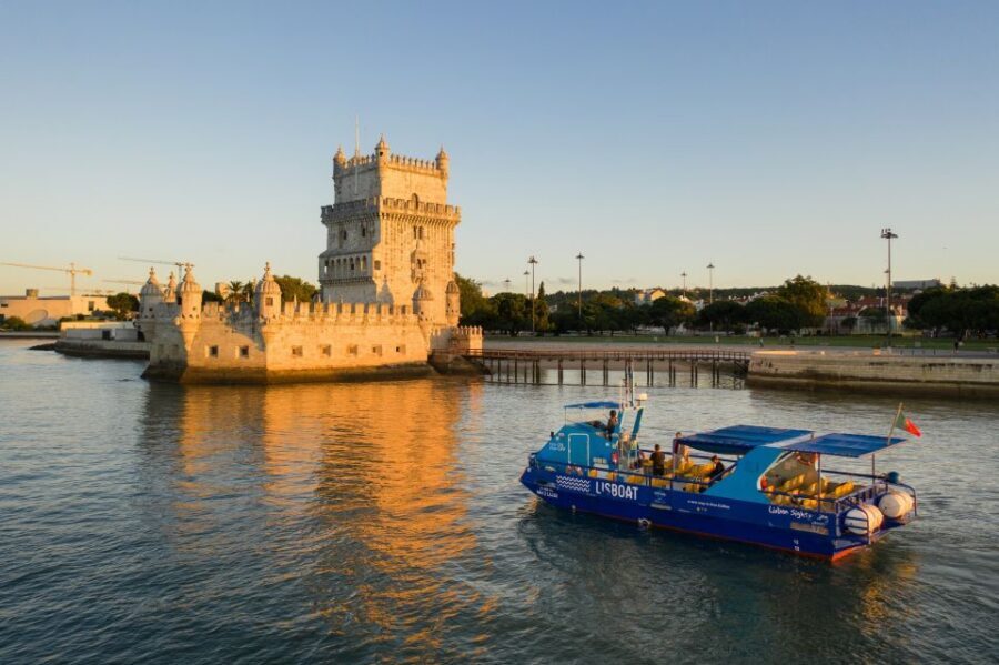 Lisbon: Sightseeing Boat Tour with Hop-On Hop-Off Option - Onboard Comfort: Wi‑Fi, Toilets, and App-Based Info