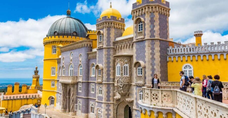Lisbon: Sintra, Pena Palace, Cabo Roca Coast & Cascais Tour - Cascais: the best time block for food and seaside strolling