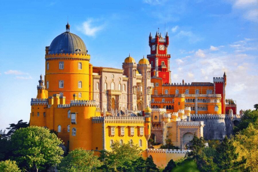 Lisbon: Sintra, Pena Palace & Cascais Guided Tour - The real value: a tight route that hits the best stops