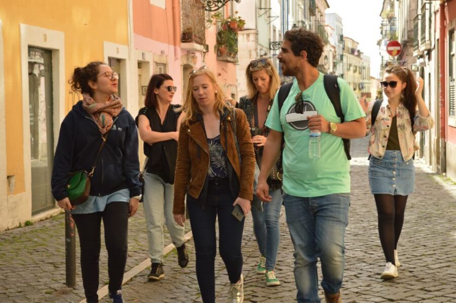 Lisbon: Starter Walking Tour to the highlights in German - Carmo Convent Ruins: When Lisbon history becomes visible