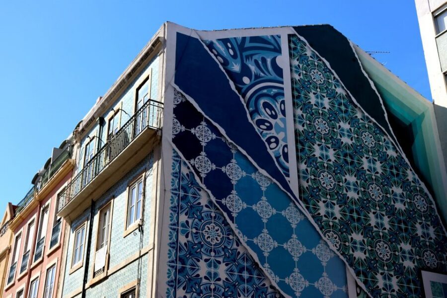Lisbon: Street Art and Historical Walking Tour - How the Guide Makes or Breaks This Walk