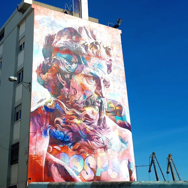 Lisbon Street Art Lovers Walk - The #whatsuplisboa card and local “partners-in-crime” deals