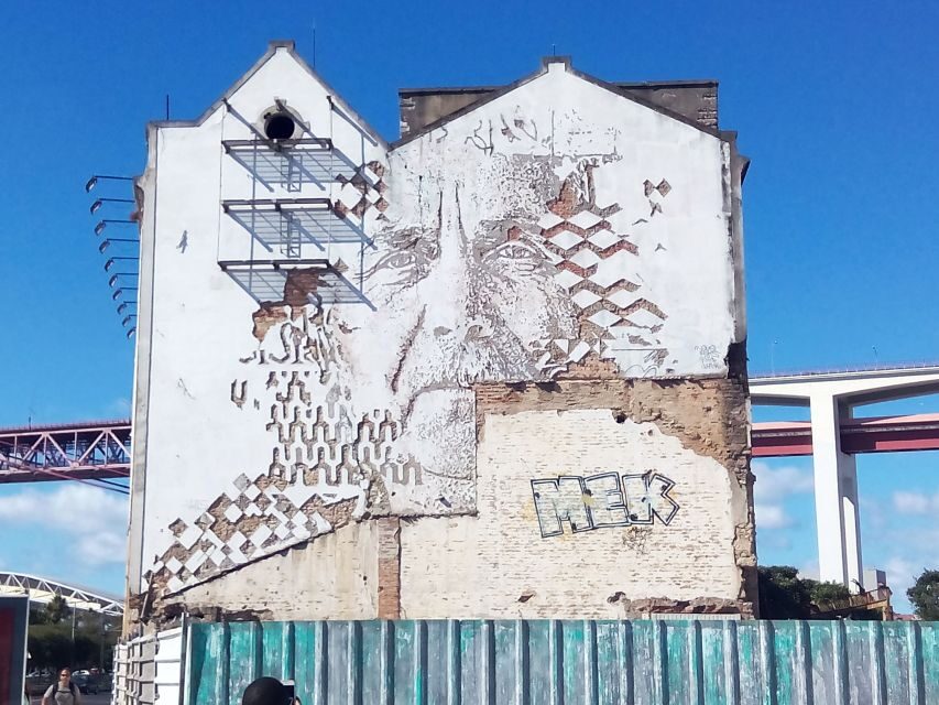 Lisbon: Street Art Walk - Logistics that actually affect your day