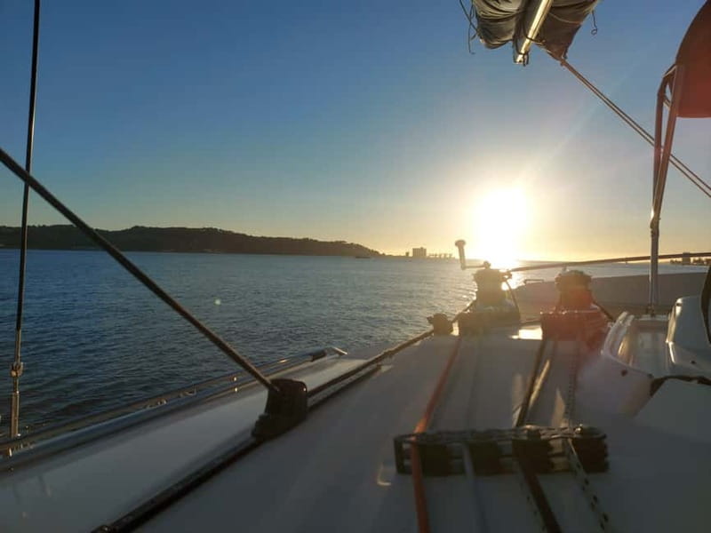 Lisbon: Sunset Catamaran Cruise with Drinks - FAQ
