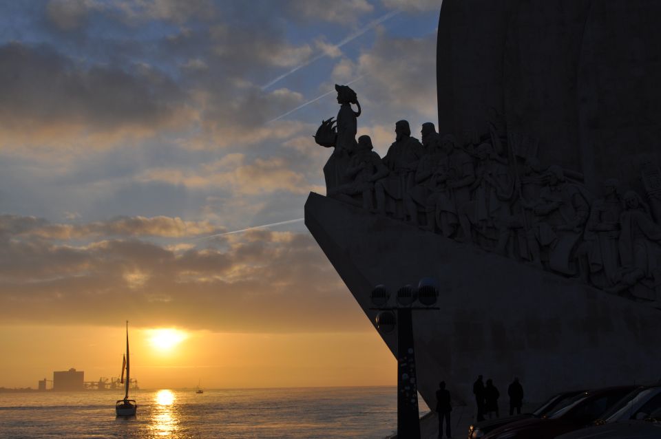 Lisbon: Sunset Cruise on The Tagus River with Welcome Drink - Quick takeaways