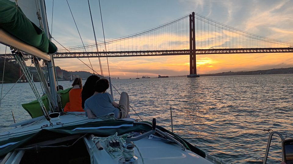 Lisbon: Sunset Cruise on The Tagus River with Welcome Drink - Itinerary walk-through: what you’ll see and why each stop matters