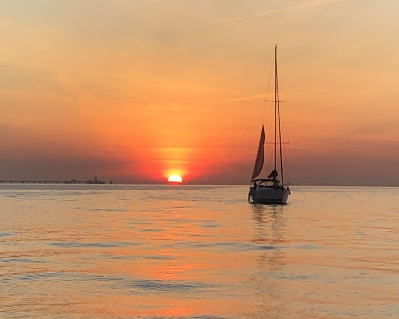 Lisbon: Sunset Cruise with Drinks and Snacks - Why a Tagus River sunset cruise works so well in Lisbon