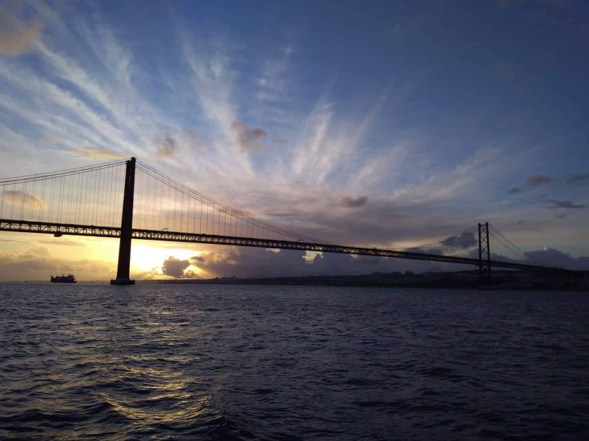 Lisbon: Sunset Cruise With Drinks on Spacious Yacht - Praça do Comércio to Christ the King: big viewpoints without the big effort