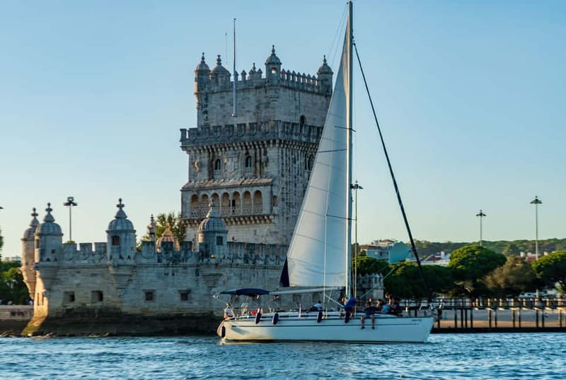 Lisbon: Sunset Sailing Boat Tour with Drinks - Why a Lisbon sunset sailing tour hits differently