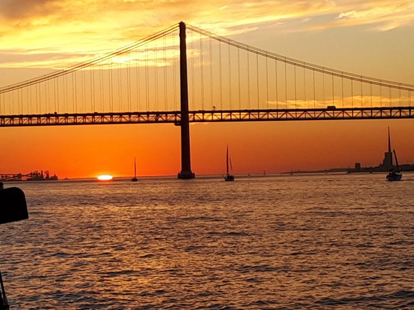 Lisbon: Sunset SpeedBoat Tour - Belém Tower at Sunset: The Portugal-Exploration Moment