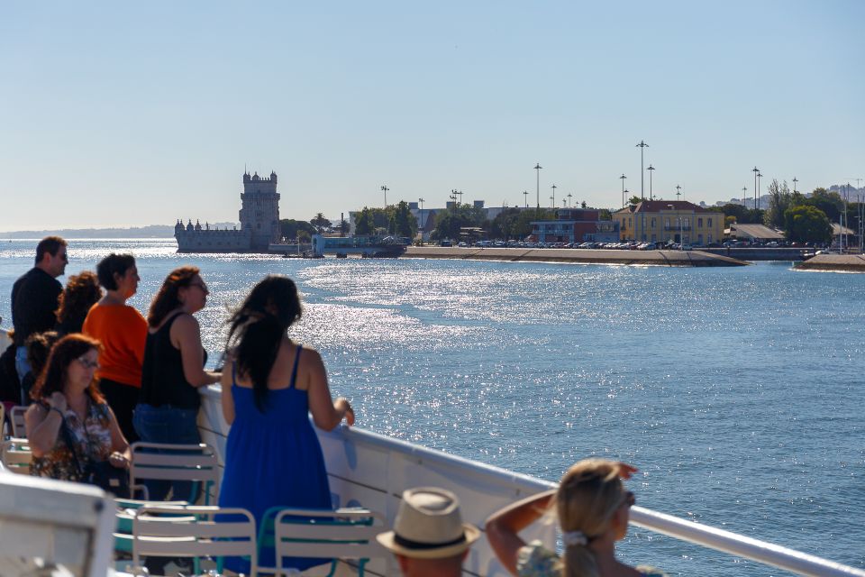 Lisbon: Tagus River Boat Tour with One Drink Included - The drink and timing: Muscatel wine vs orange juice (and coffee/tea in the morning)
