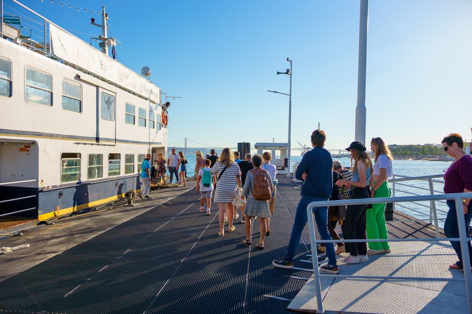 Lisbon: Tagus River Boat Tour with One Drink Included - Who should book this Lisbon Tagus boat tour?