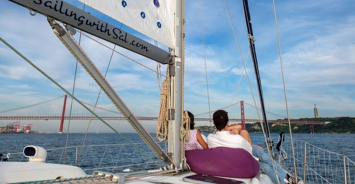 Lisbon: Tagus River Sunset Cruise with Drinks - Key things that make this cruise work