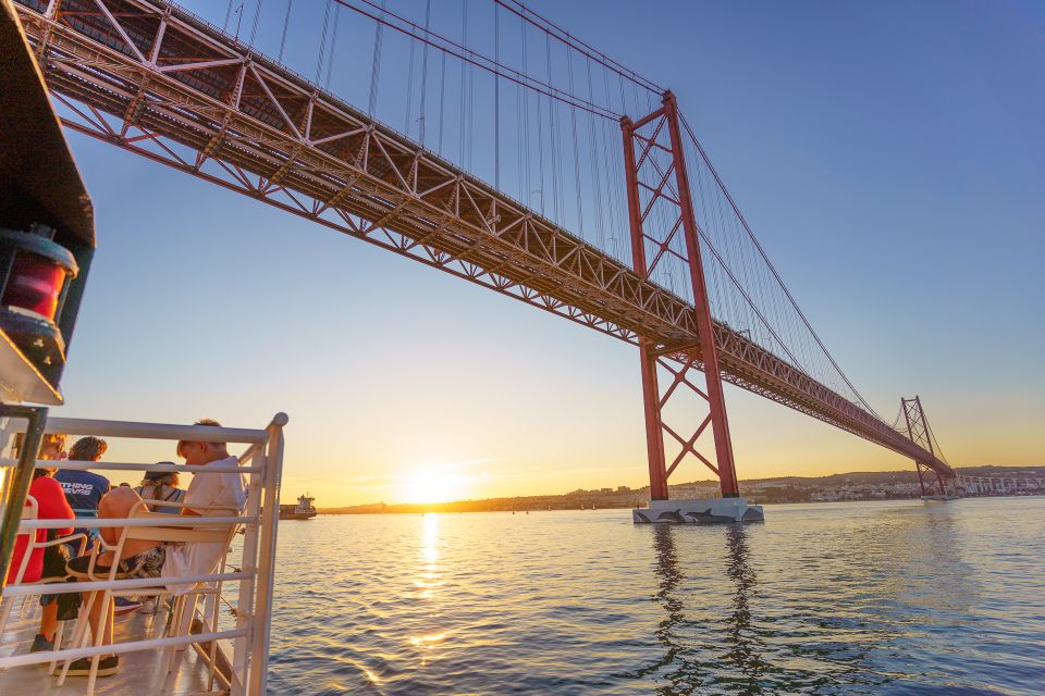 Lisbon: Tagus River Sunset Tour with Snacks and Drink - Christ the King at Dusk: When the City Starts Lighting Up