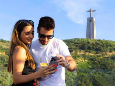 Lisbon: Tejo River Sightseeing Cruise - Finding FRS Portugal and picking your seat for the best views