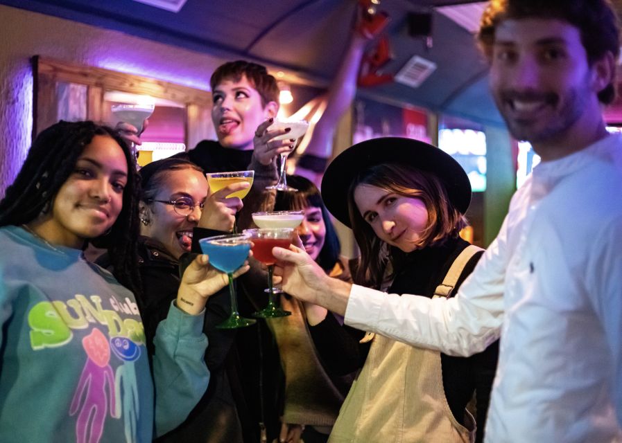 Lisbon: Tipsy Tour Fun Bar Crawl with a Local Guide - Finding Largo do Carmo: the yellow flag start