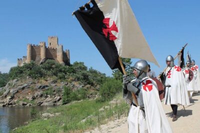 Lisbon: Tomar and Almourol Knights Templar Tour - Almourol Castle: the River Tagus fortress stop that photographs itself