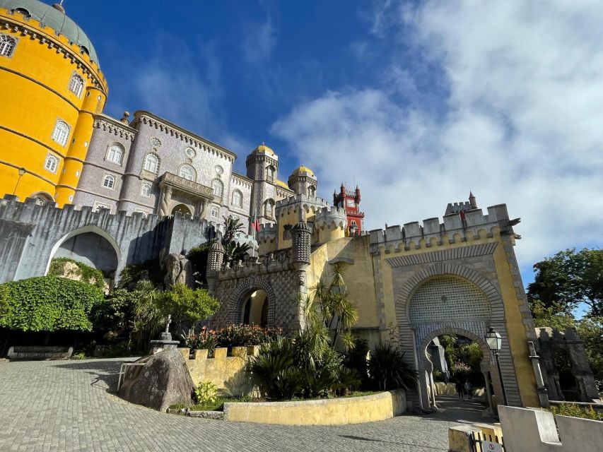 Lisbon: Tour to Sintra, Cabo da Roca and Cascais - Sintra: Fairy-Tale Streets and Enough Time to Breathe