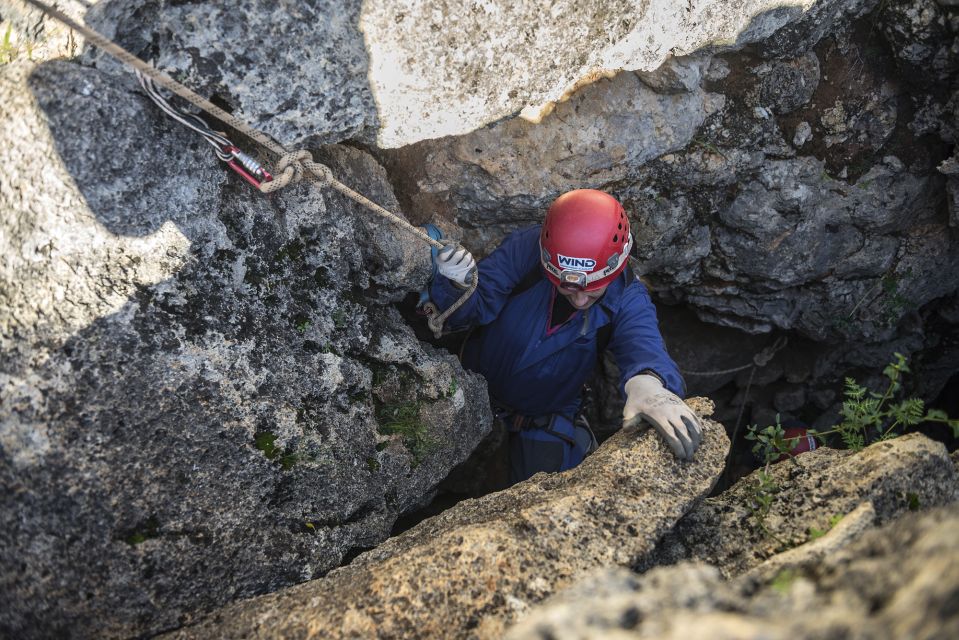 Lisbon: Via Ferrata Setubal's Arrábida Natural Park - Entering the Fenda da Arrábida: caves, high walls, and that real-rock feel