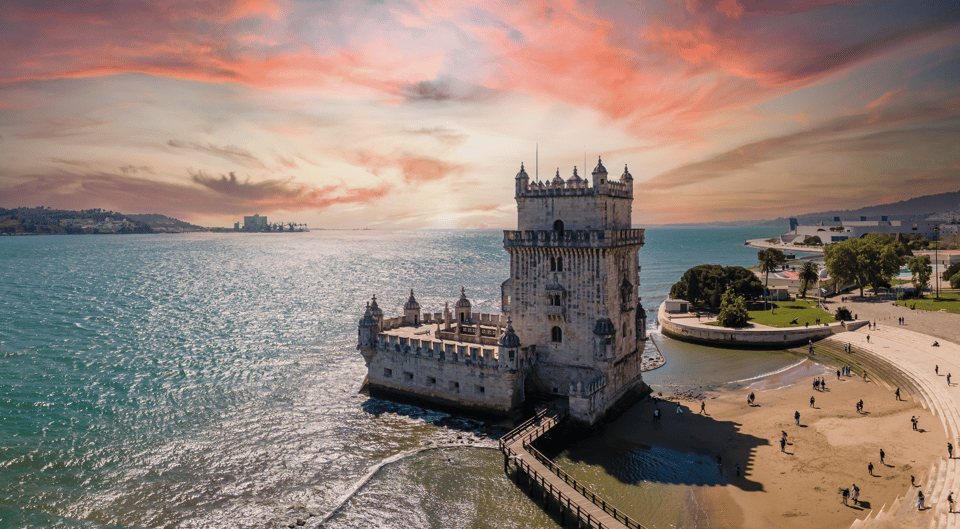 Lisbon: Walking Tour, Belém Neighborhood, Tram and Boat Ride - Meeting at Praça Dom Pedro IV: start with an easy landmark