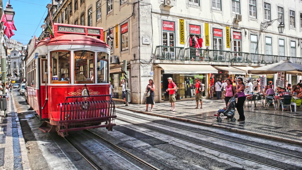 Lisbon's historic old town in a tuk-tuk in German - Why a German Tuk-Tuk Tour Works in Lisbon’s Old Streets