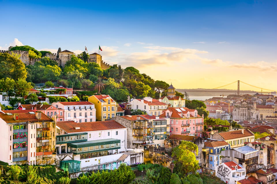 Lisbon's historic old town in a tuk-tuk in German - Pantheon and São Vicente de Fora: Landmark Visits Without Getting Stuck