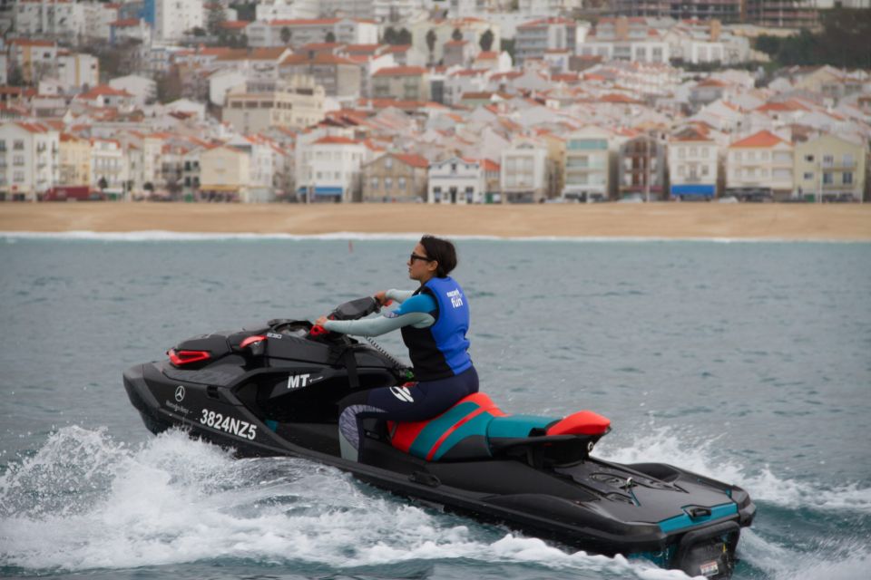 Nazaré: Jet Ski Rental - Meeting at Porto de Abrigo da Nazaré and getting on the water