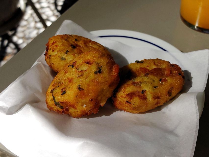 No Diet Club - Unique food tour in Lisbon with many Tastings - The No Diet Club vibe: food-first pacing and local guide energy