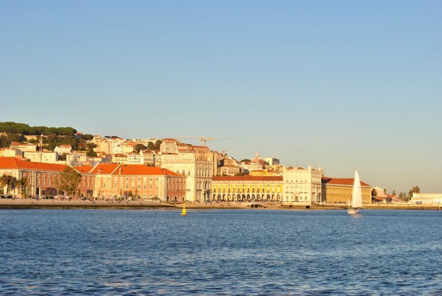 Private Romantic cruise with sparkling wine- 2-Hour- Lisbon - Practical Details That Actually Matter