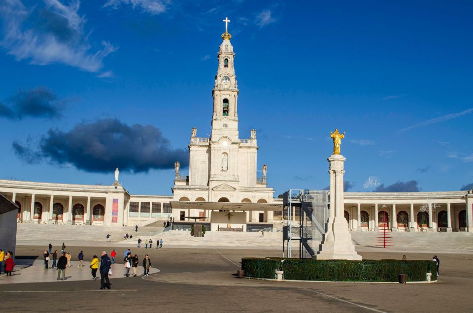 Private Tour of Fatima with Official Guide - Entering Fatima’s Sanctuary with an official guide