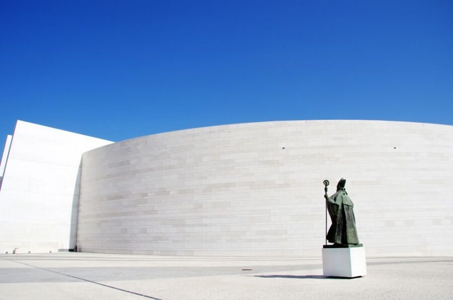 Sanctuary of Fátima and Coimbra City Tour - Inside the Sanctuary of Fátima: basilica, Chapel of the Apparitions, and time to pray
