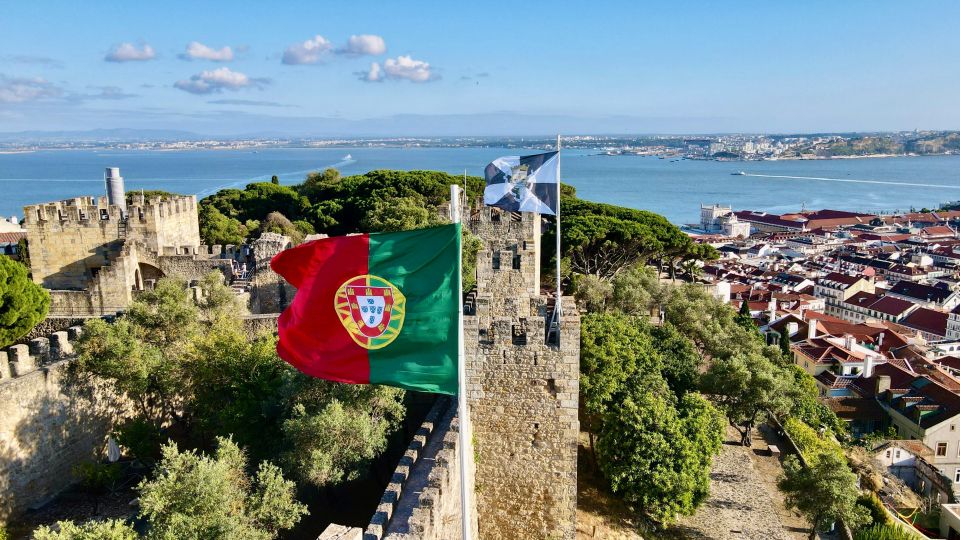São Jorge Castle Skip-the-line Entry Ticket - Tuk-tuk + Quick Orientation Before You Explore