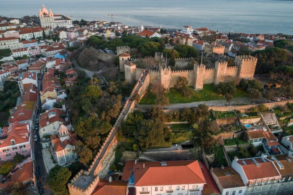 São Jorge Castle Skip-the-line Entry Ticket - Peacocks, Courtyards, and the Castle Grounds at Your Pace