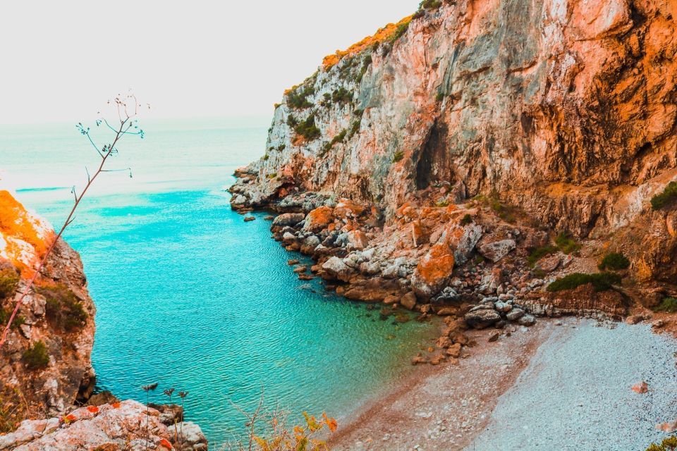 Sesimbra: Arrábida Beaches & Caves Boat Tour with Snorkeling - Cabo Espichel caves and cliffs: where the coast gets serious