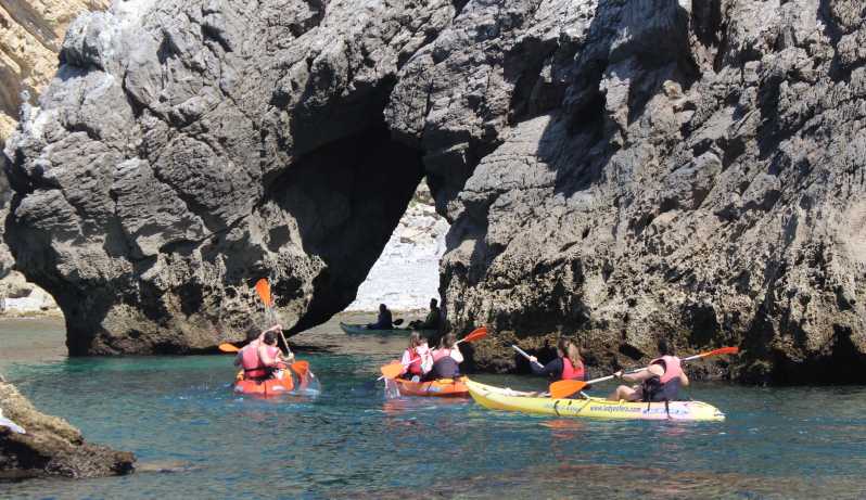 Sesimbra: Ribeiro Cavalo Beach, Caves, & Arrábida Kayak Tour - Sesimbra to Arrábida Natural Park: how the 3 hours actually feel