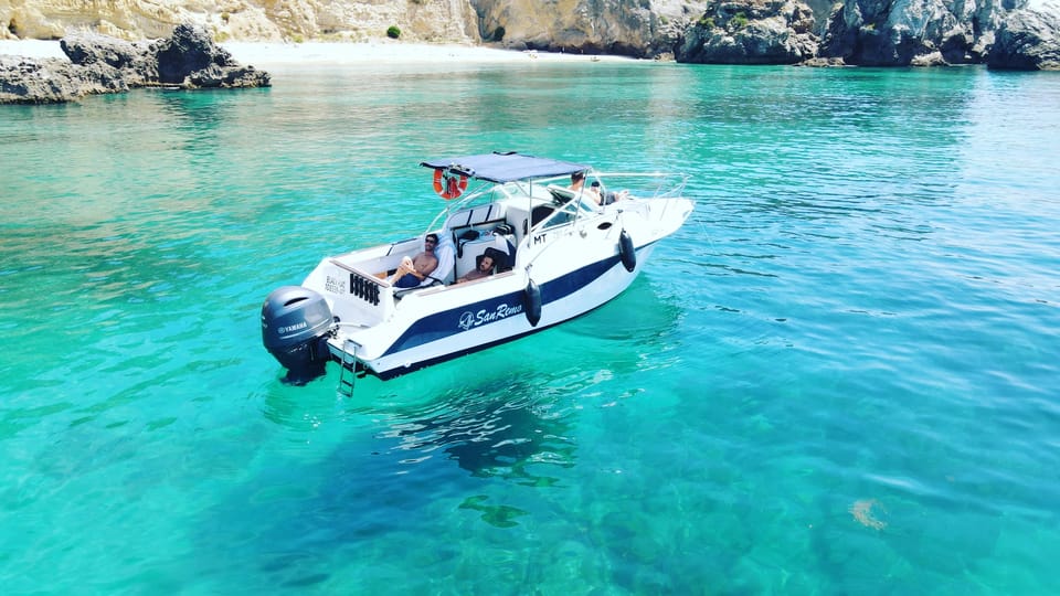 Sesimbra: Rote of Wonders/ Private Boat Tour along the cost - Ribeira do Horse Beach and Praia da Mijona: Secret-Beach Energy
