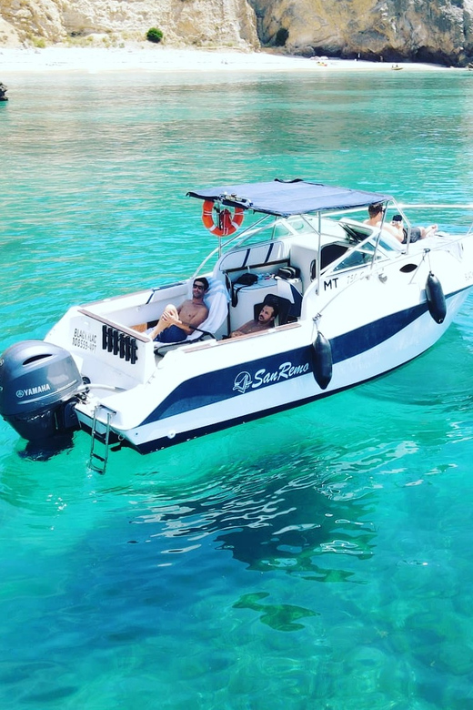Sesimbra: Rote of Wonders/ Private Boat Tour along the cost - Price and Value: Is $412 Worth It for Up to Six?