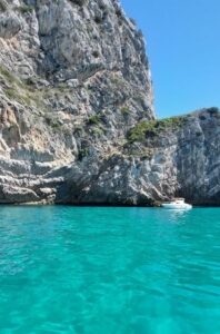 Sesimbra: Secret Bays and Beaches Boat Tour with Snorkeling - How the boat ride actually feels: caves, cliffs, and protected water