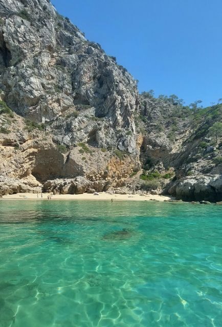 Sesimbra: Secret Bays and Beaches Boat Tour with Snorkeling - Stop by stop: what each beach break is best for